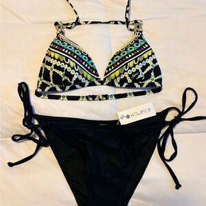 Trina Turk Women’s Bikini Swimsuit Top Y2K Black Spring Break Size 4 Small